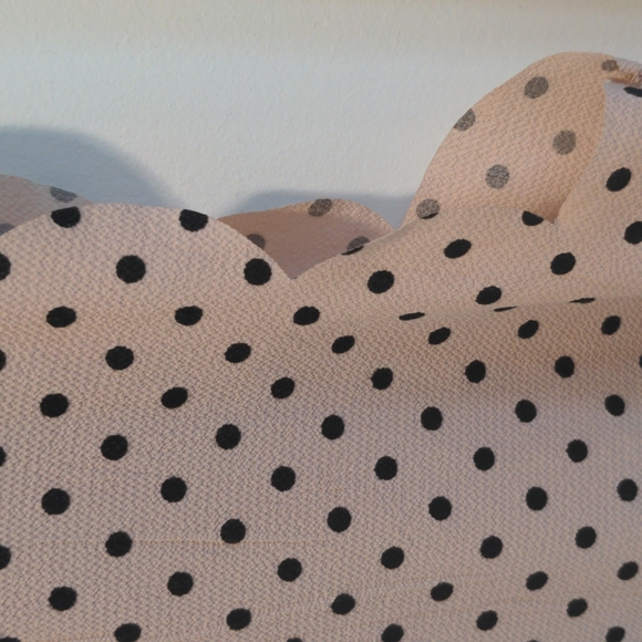 Polka Dot sleeveless Blouse - Picture 5 of 5